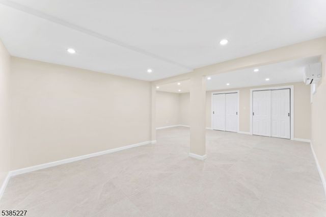 7 Luisser St, Clifton City, NJ 07012
