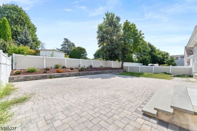7 Luisser St, Clifton City, NJ 07012
