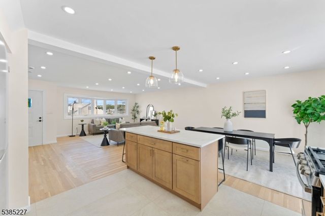 7 Luisser St, Clifton City, NJ 07012