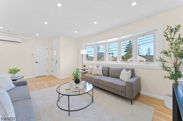 7 Luisser St, Clifton City, NJ 07012