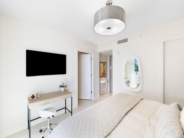 3040 N Ocean Boulevard N204, Fort Lauderdale, FL 33308