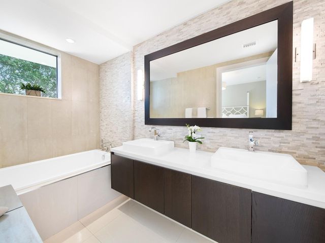 3040 N Ocean Boulevard N204, Fort Lauderdale, FL 33308