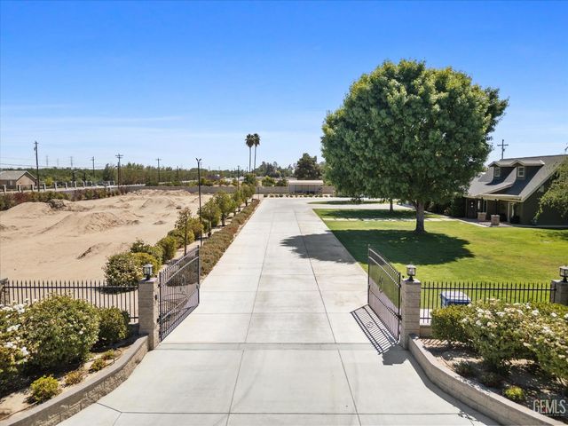 2522 Greeley Road, Bakersfield, CA 93314