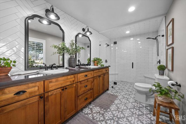 2522 Greeley Road, Bakersfield, CA 93314