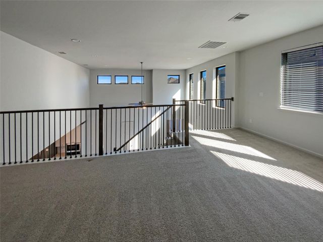 271 Dycus BND, Liberty Hill, TX 78642