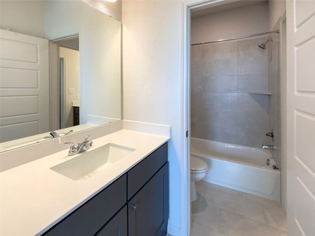 271 Dycus BND, Liberty Hill, TX 78642