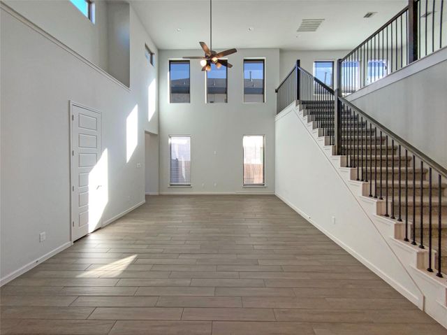 271 Dycus BND, Liberty Hill, TX 78642