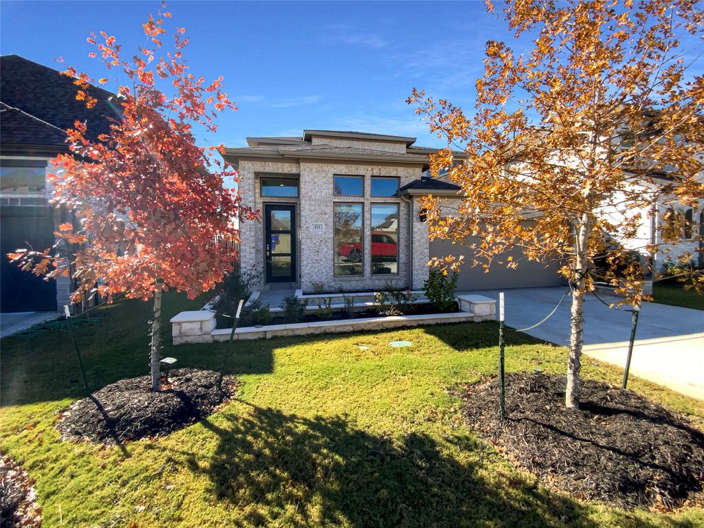 271 Dycus BND, Liberty Hill, TX 78642