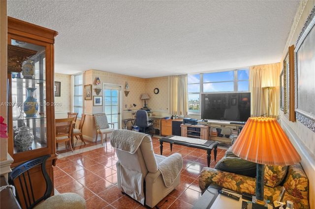 1351 NE Miami Gardens Drive 1006E, Miami, FL 33179
