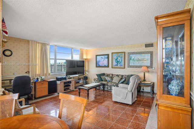 1351 NE Miami Gardens Drive 1006E, Miami, FL 33179