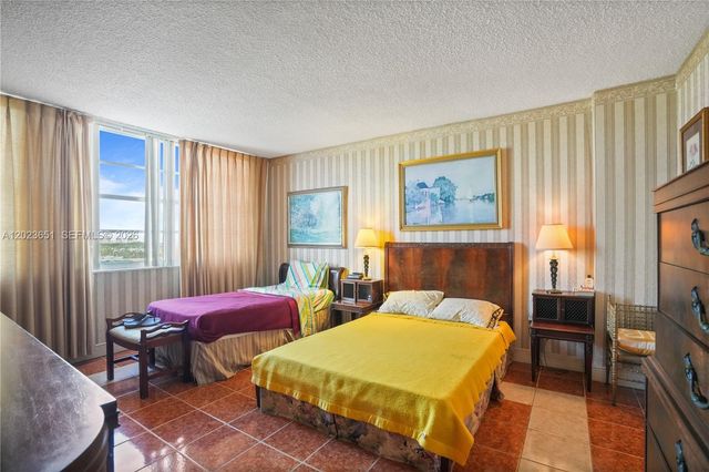 1351 NE Miami Gardens Drive 1006E, Miami, FL 33179
