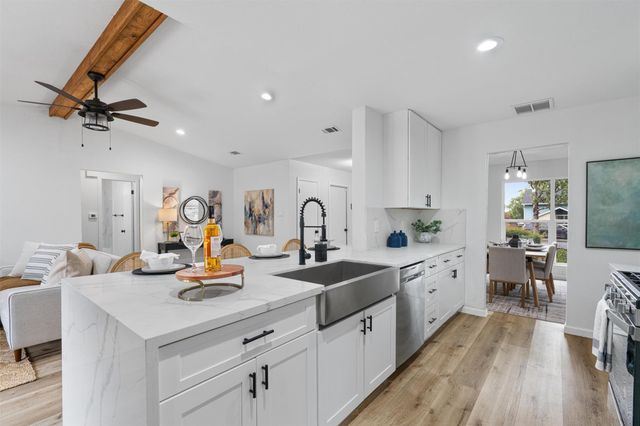 2110 Malvern Hill DR, Austin, TX 78745