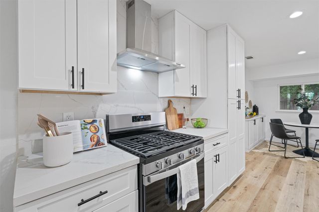 2110 Malvern Hill DR, Austin, TX 78745