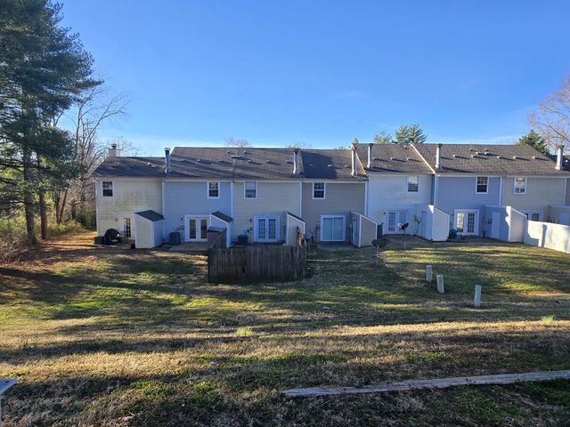 112 Greenland Ct, Clarksville, TN 37042