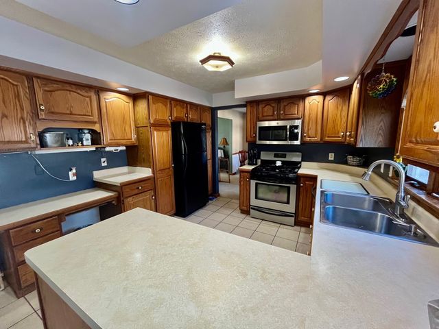 4727 AMHERST Road, Erie, PA 16506