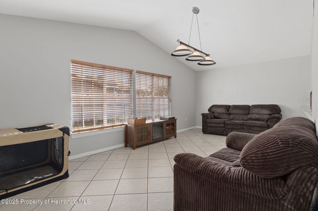 4286 Bluewater Avenue, Spring Hill, FL 34606