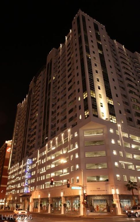150 Las Vegas Boulevard 1807, Las Vegas, NV 89101