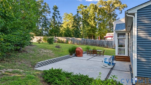 5980 Deerpath Dr, New Kent, VA 23124