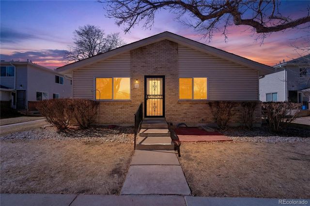 9005 E Lehigh Avenue 17, Denver, CO 80237