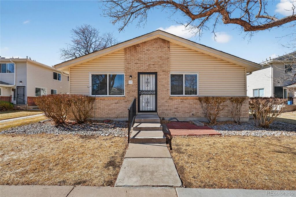 9005 E Lehigh Avenue 17, Denver, CO 80237