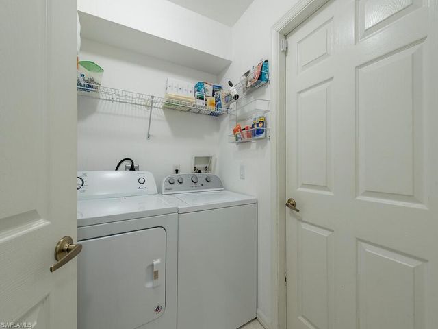 1082 Capri DR, Naples, FL 34103