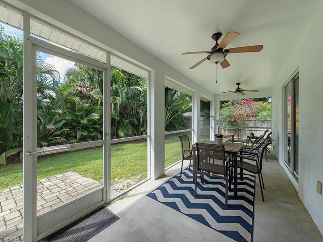 1082 Capri DR, Naples, FL 34103