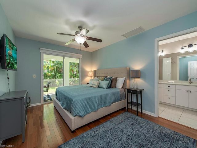 1082 Capri DR, Naples, FL 34103