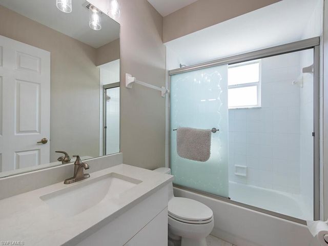 1082 Capri DR, Naples, FL 34103