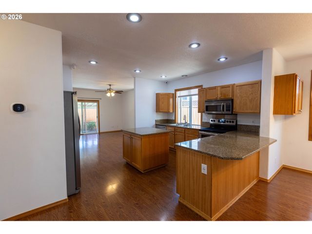 2940 BROOKE St, Forest Grove, OR 97116