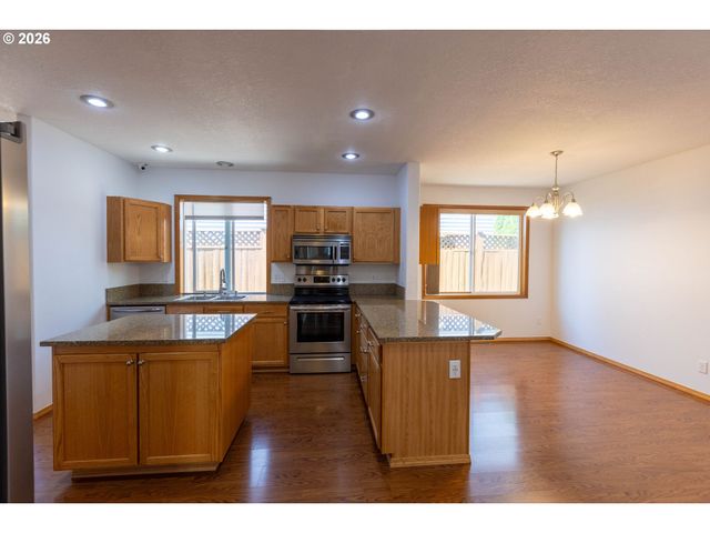 2940 BROOKE St, Forest Grove, OR 97116
