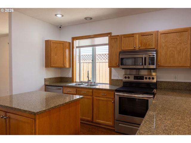 2940 BROOKE St, Forest Grove, OR 97116