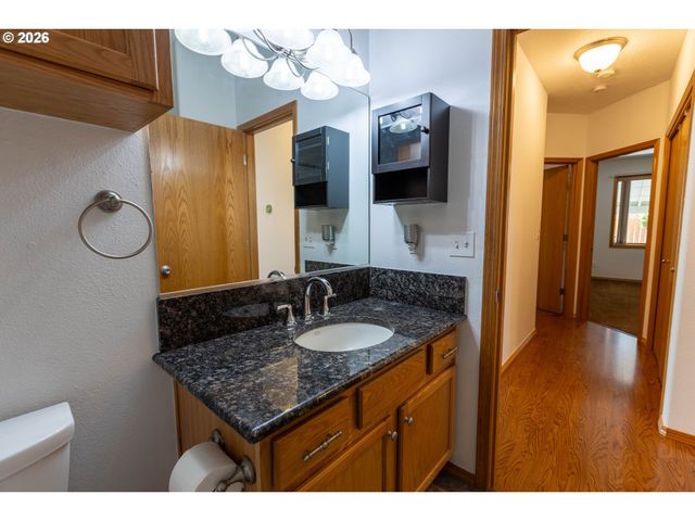 2940 BROOKE St, Forest Grove, OR 97116
