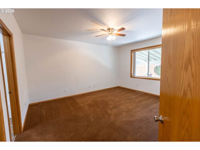 2940 BROOKE St, Forest Grove, OR 97116
