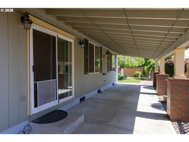 2940 BROOKE St, Forest Grove, OR 97116