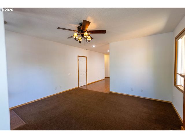 2940 BROOKE St, Forest Grove, OR 97116