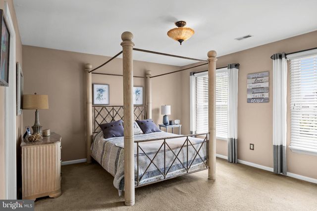 402 TIMBER LN, Mullica Hill, NJ 08062
