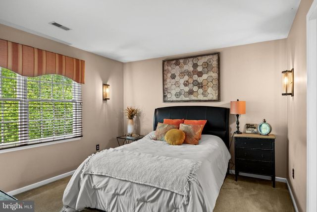 402 TIMBER LN, Mullica Hill, NJ 08062