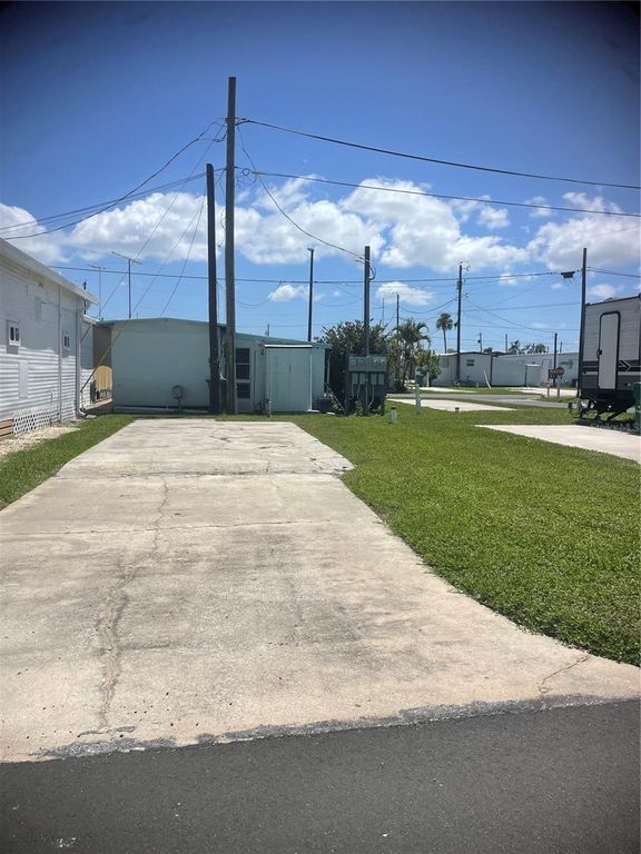 9 TENNESSEE STREET, Palmetto, FL 34221