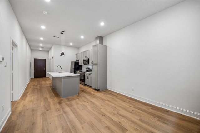 2010 Commerce Street B204, Dallas, TX 75201