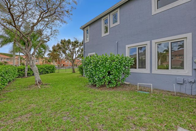 9022 Dupont Place, Wellington, FL 33414