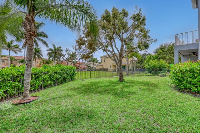 9022 Dupont Place, Wellington, FL 33414