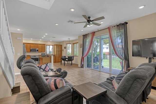 9022 Dupont Place, Wellington, FL 33414