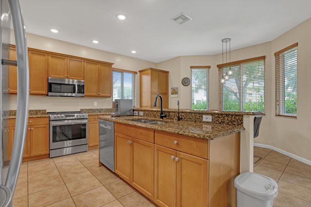 9022 Dupont Place, Wellington, FL 33414