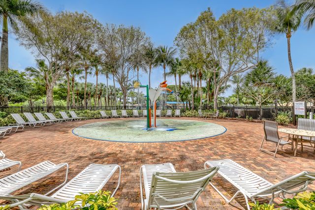 9022 Dupont Place, Wellington, FL 33414