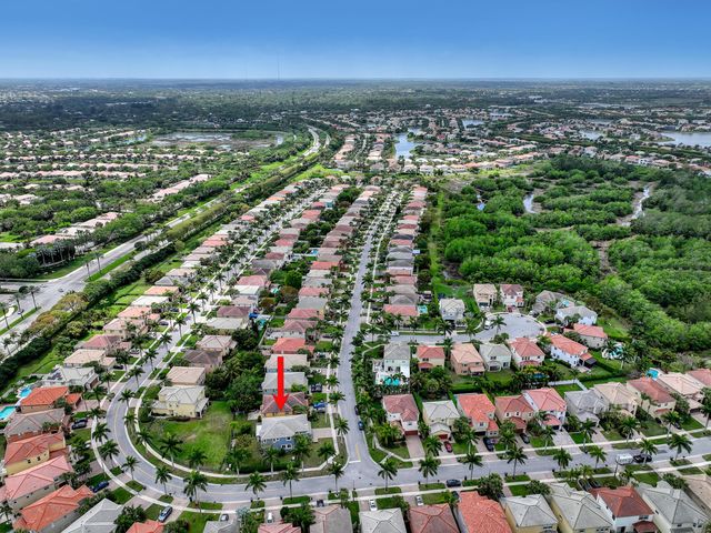 9022 Dupont Place, Wellington, FL 33414
