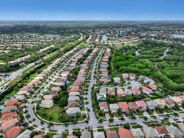 9022 Dupont Place, Wellington, FL 33414