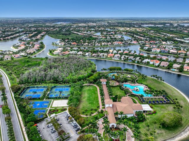 9022 Dupont Place, Wellington, FL 33414