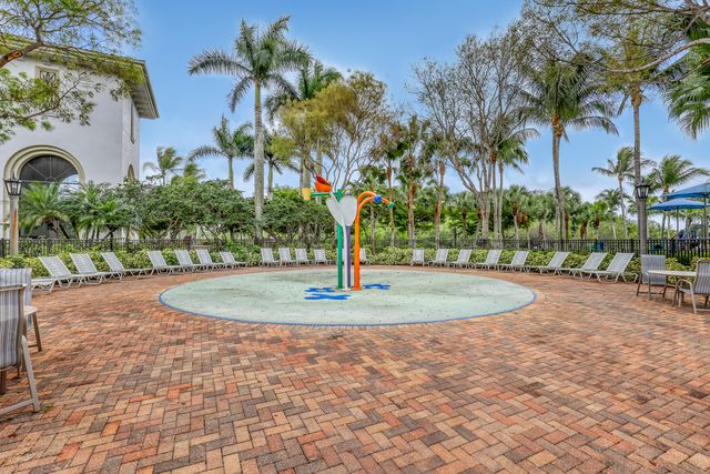 9022 Dupont Place, Wellington, FL 33414