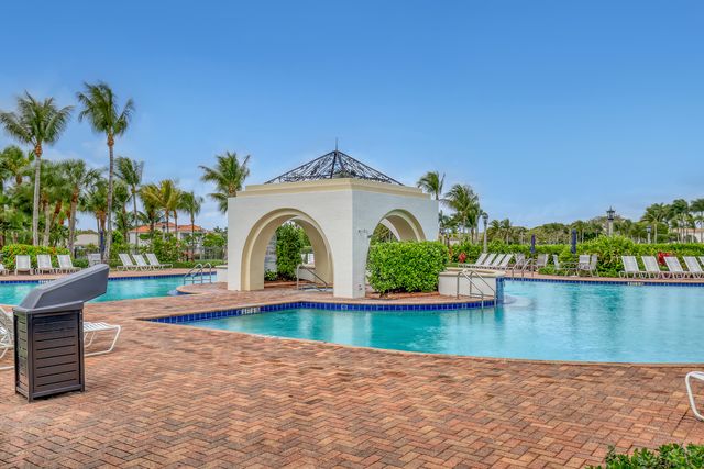 9022 Dupont Place, Wellington, FL 33414