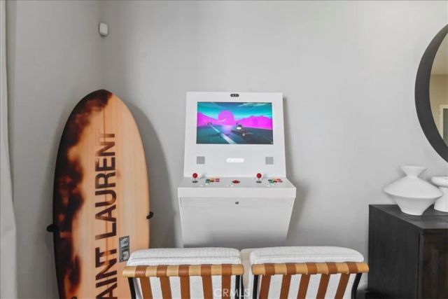 22065 Pacific Coast Hwy 3, Malibu, CA 90265